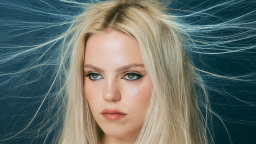 RENEE RAPP Discord Server Banner
