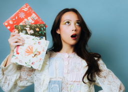 Laufey Lin Discord Server Banner