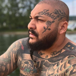 Maciuca's warm balls Discord Server Logo